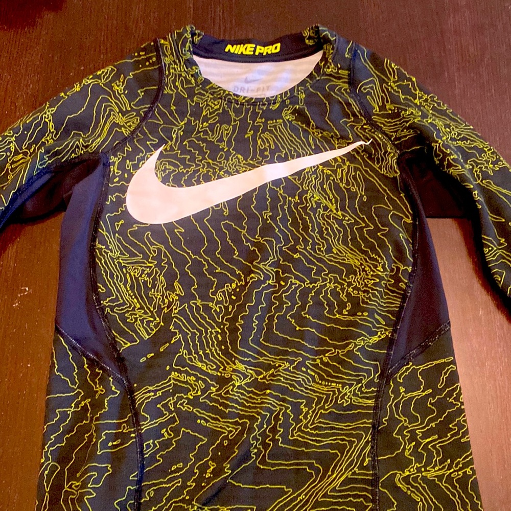 Nike boys performance shirt, medium, black